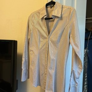 Fitted blouse with stretch. Worn twice.